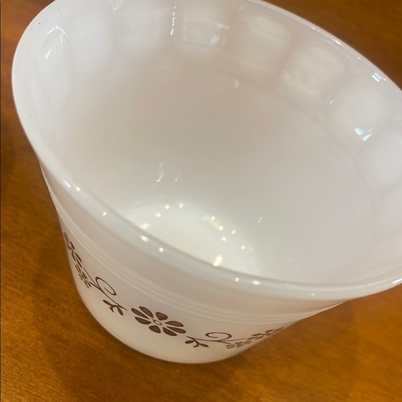 White Floral Patterned small custard dishes set of 2 60’s dynaware - Picture 2 of 2